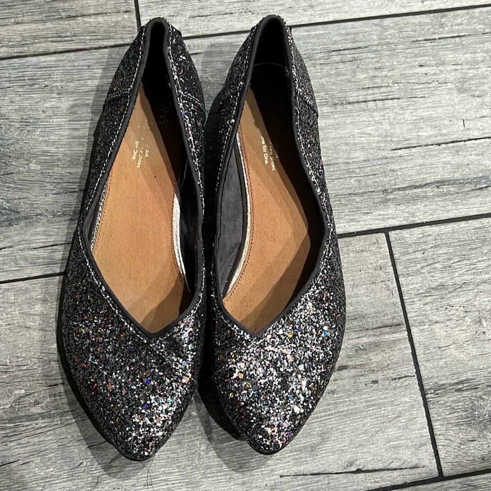 Tom’s sparkle shoes